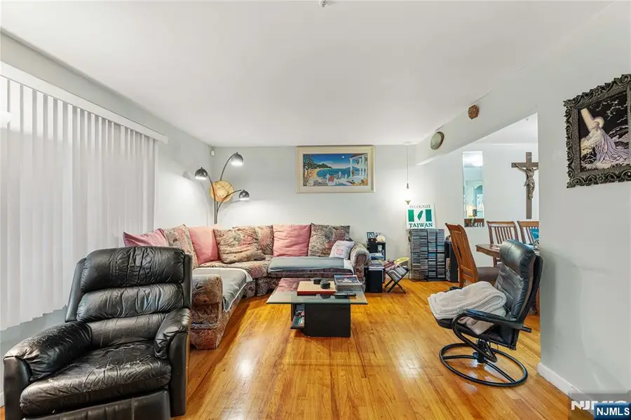 366 Forest Avenue, Paramus, NJ 07652 - Image #3