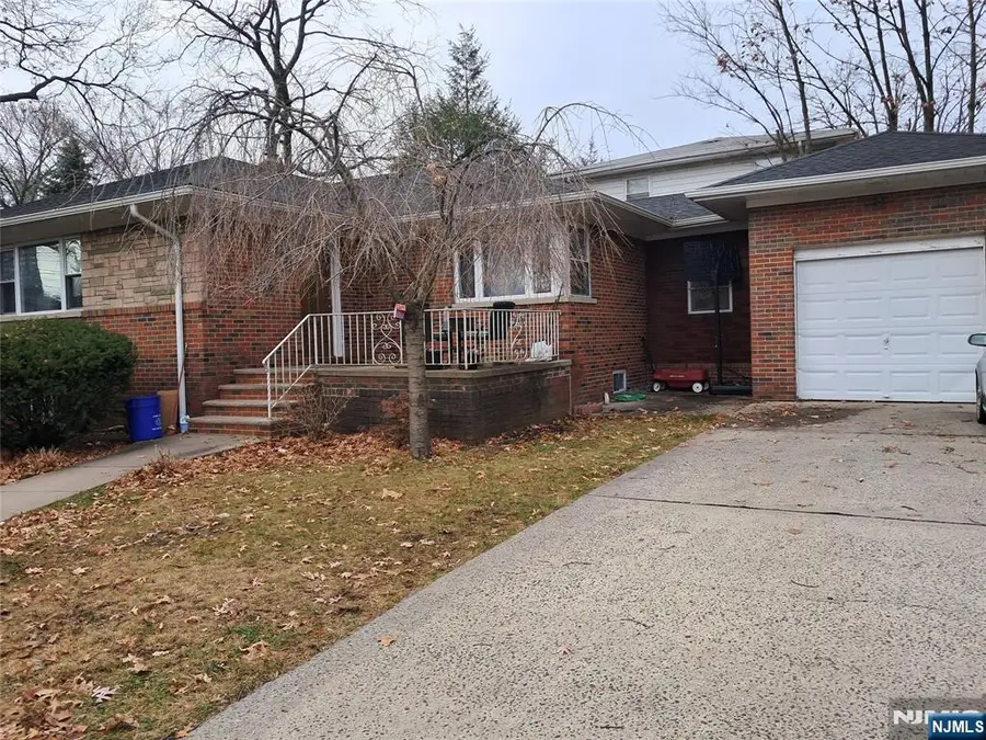 1005 Harvard Place, Fort Lee, NJ 07024 - Image #2