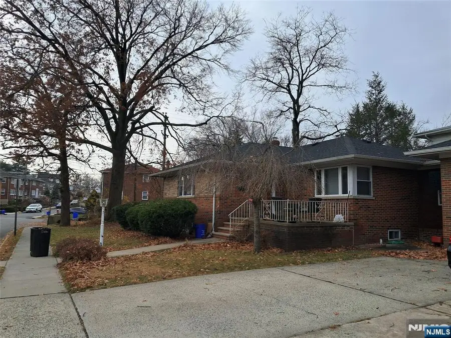 1005 Harvard Place, Fort Lee, NJ 07024 - Image #3