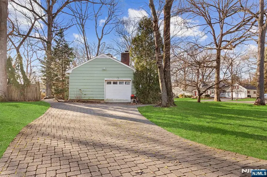 284 Village Place, Wyckoff, NJ 07481 - Image #2