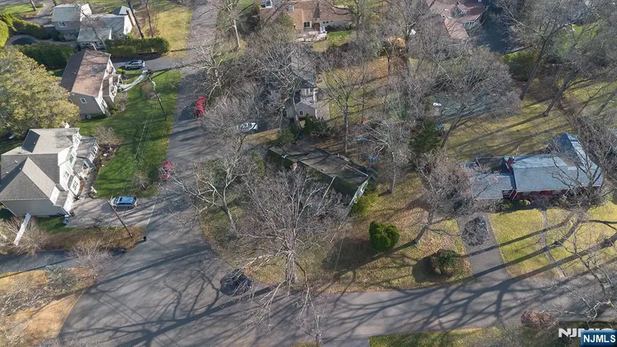 284 Village Place, Wyckoff, NJ 07481 - Image #3