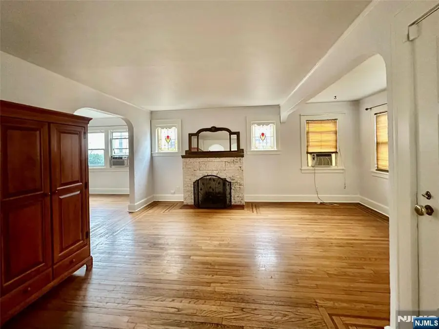 995 Grace Terrace, Teaneck, NJ 07666 - Image #3