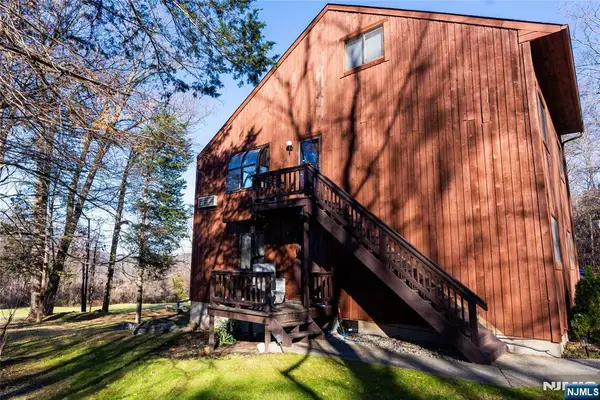 10 Augusta Drive 12, Vernon, NJ 07462