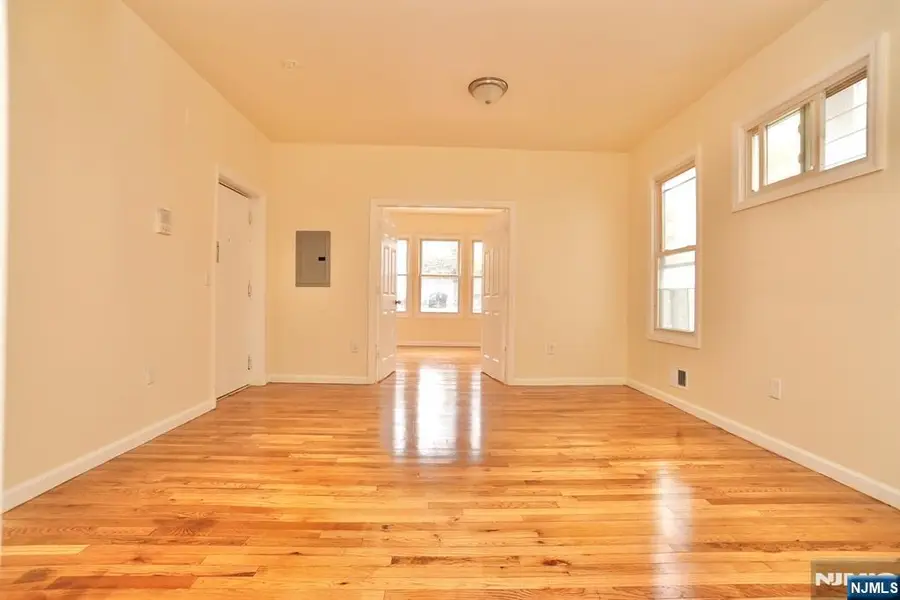 388-392 Chadwick Avenue, Newark, NJ 07112 - Image #3