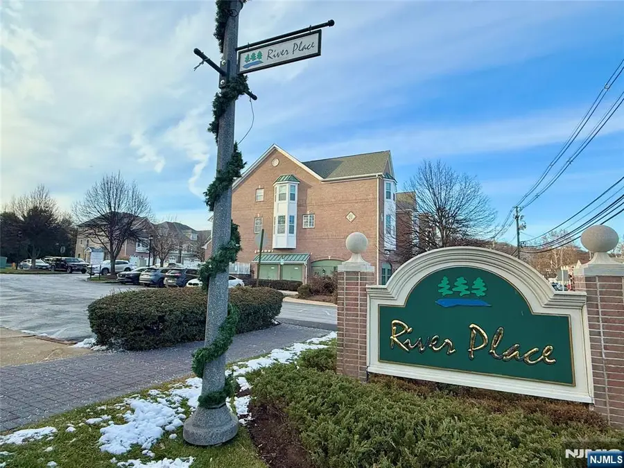 401 River Place, Butler, NJ 07405 - Image #3