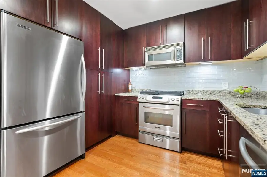 1017 Hudson Park 1017, Edgewater, NJ 07020 - Image #2