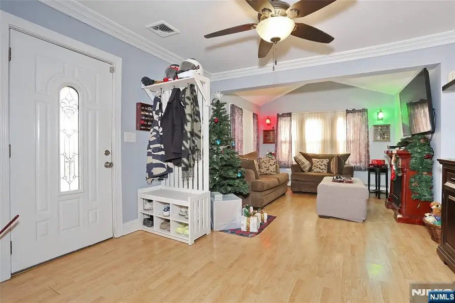 52 Rosedale Avenue, Elmwood Park, NJ 07407 - Image #3