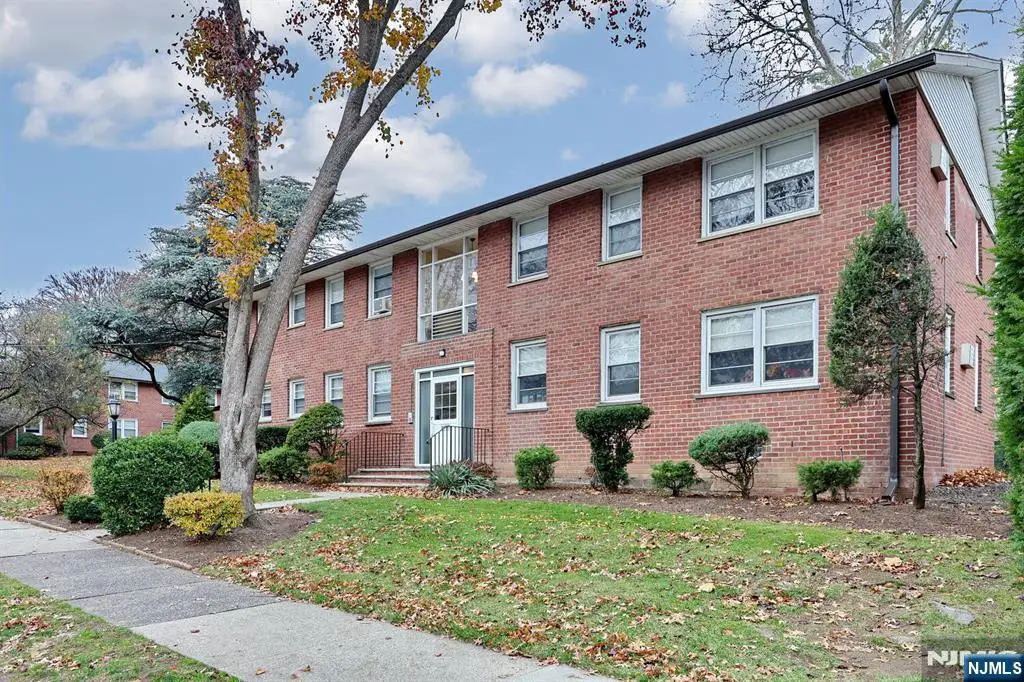 26-19 Fair Lawn Avenue E, Fair Lawn, NJ 07410 - Image #1