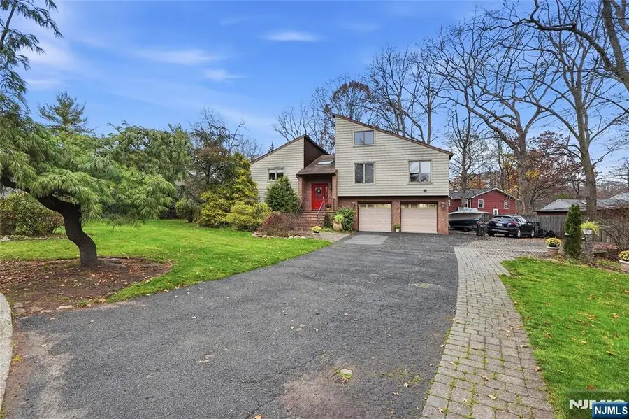 4 Lesa Lane, Hillsdale, NJ 07642 - Image #2