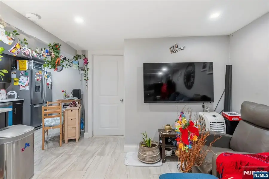 137A Dekalb Avenue, Jersey City, NJ 07306 - Image #2