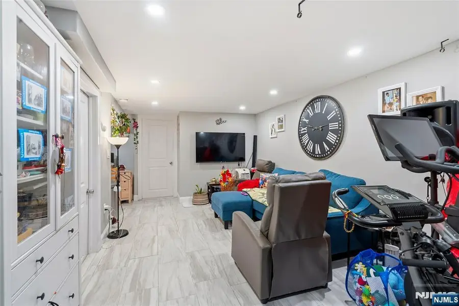 137A Dekalb Avenue, Jersey City, NJ 07306 - Image #3