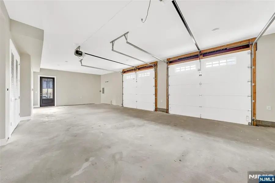 26 Clinton Avenue 1, Jersey City, NJ 07304 - Image #3