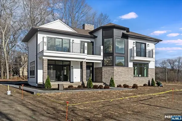 424 Lake Shore Drive, West Milford, NJ 07421