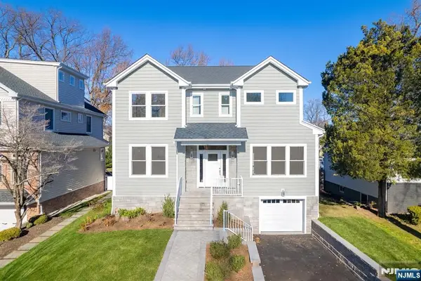 16 Stephen Street, Montclair, NJ 07042