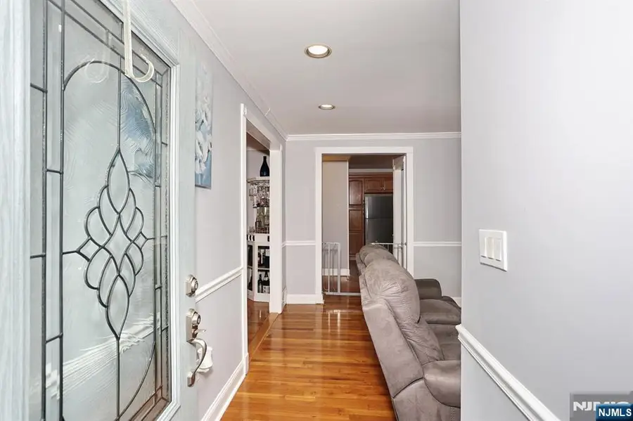 82 Bromley Place, Nutley, NJ 07110 - Image #3