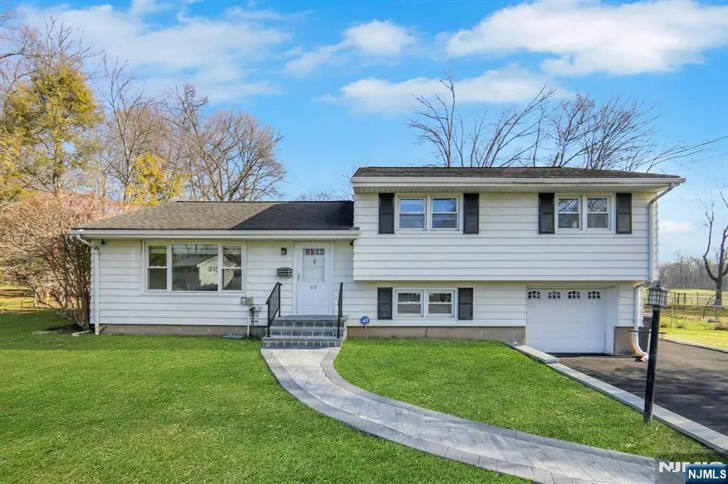 117 Brookview Terrace, Bergenfield, NJ 07621 - #1