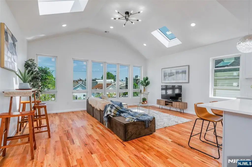 85 Myrtle Avenue, Jersey City, NJ 07305 - Image #1