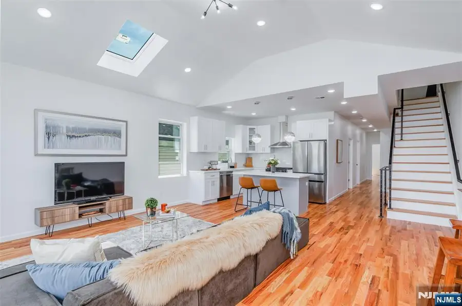 85 Myrtle Avenue, Jersey City, NJ 07305 - Image #2