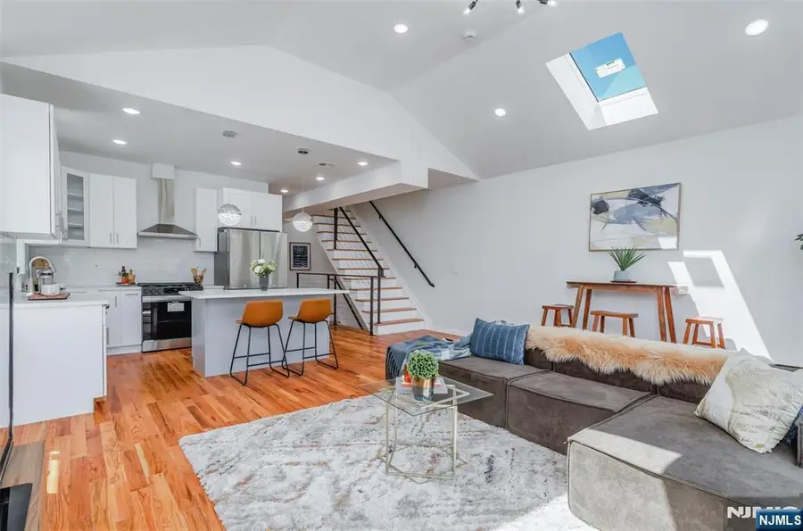 85 Myrtle Avenue, Jersey City, NJ 07305 - Image #3