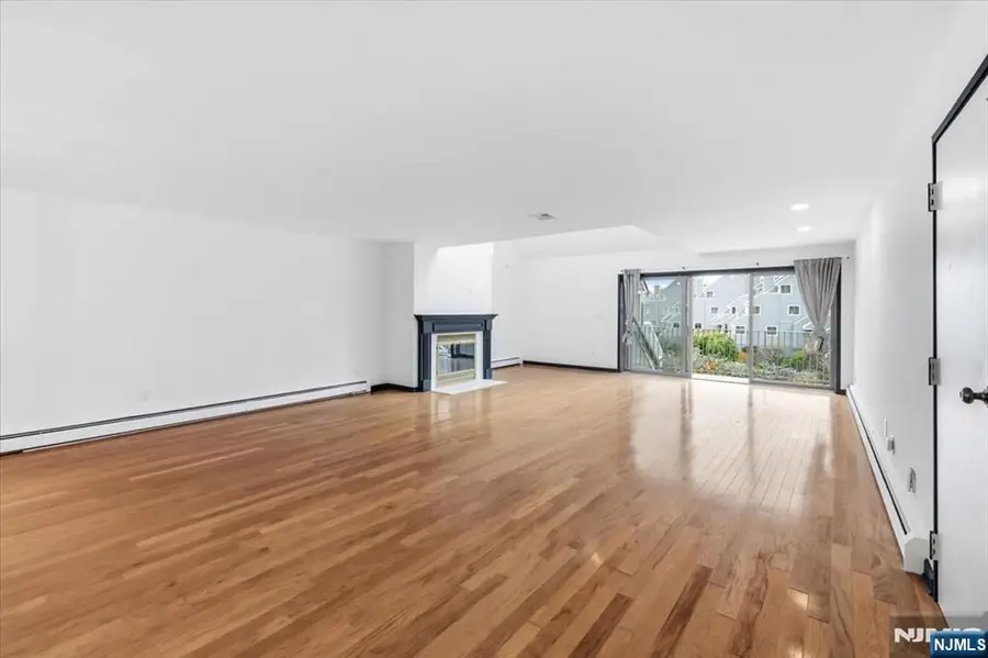 9B Cove Lane, North Bergen, NJ 07047 - Image #2