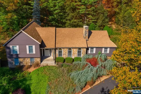 31 Cheyenne Drive, Montville Township, NJ 07045