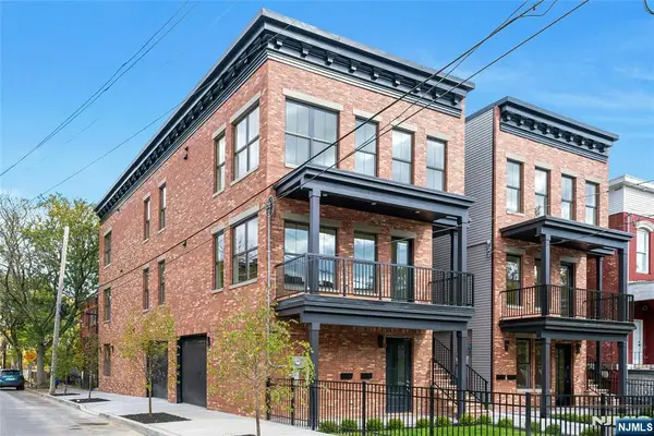 26 Clinton Avenue 2, Jersey City, NJ 07304