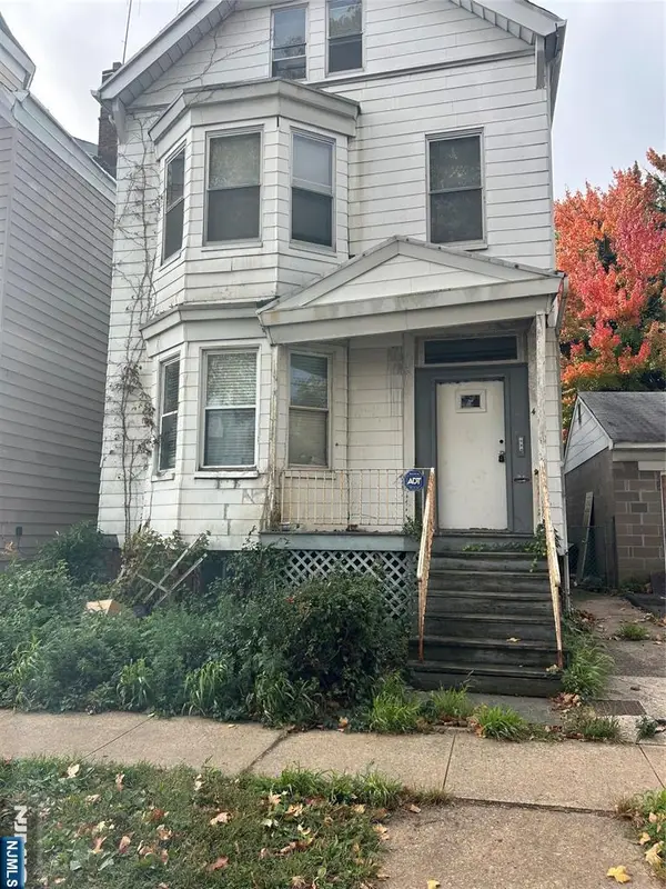 41 9th Avenue, East Orange, NJ 07018