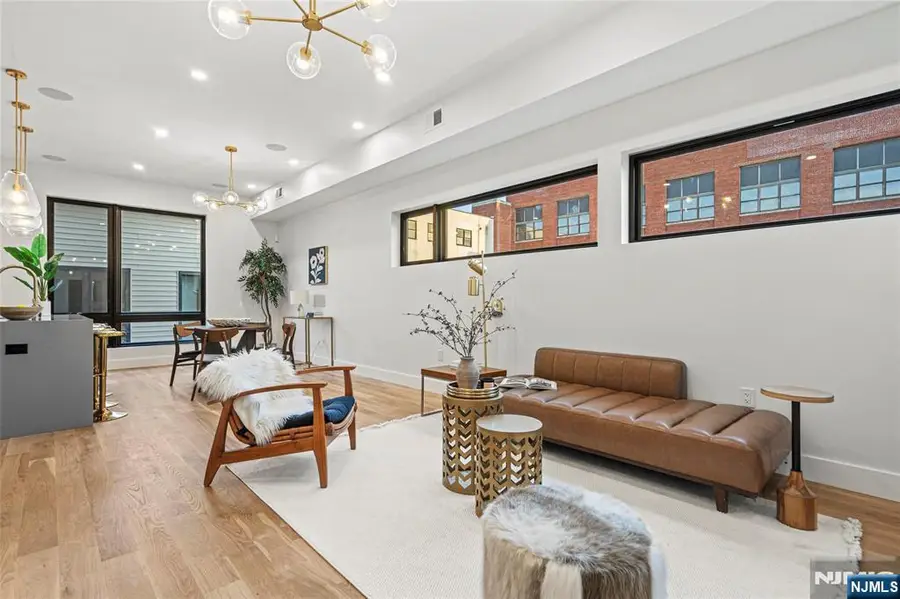 32 Hancock Avenue 3, Jersey City, NJ 07307 - Image #3