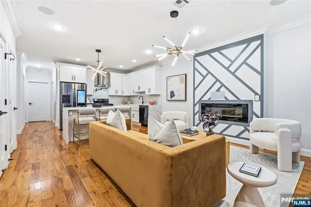 865 Summit Avenue 1, Jersey City, NJ 07307 - Image #1