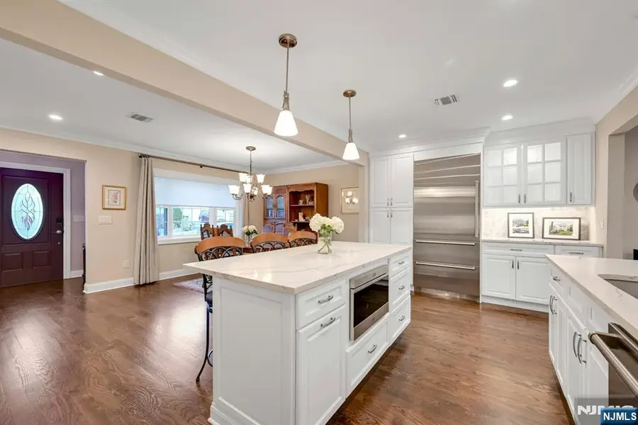 87 Surrey Lane, River Edge, NJ 07661 - Image #2