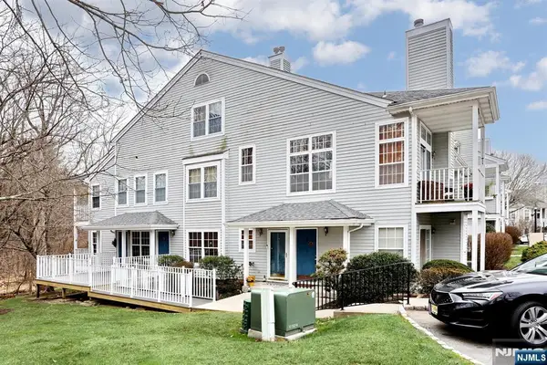 1141 Hyde Park Court, Mahwah, NJ 07430