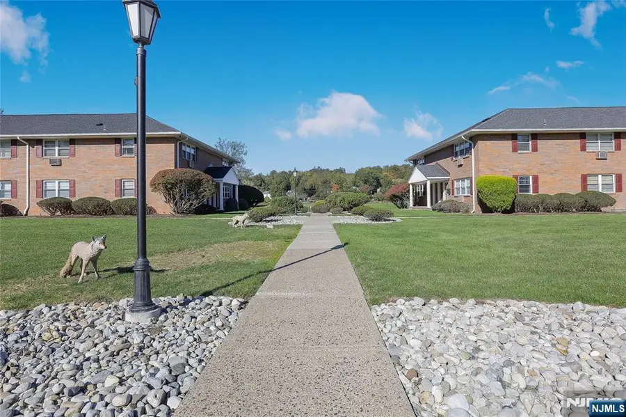 87 N Maple Avenue, Park Ridge, NJ 07656 - Image #2