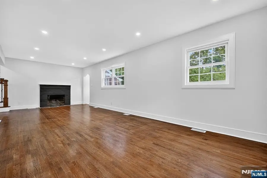 179 Huguenot Drive, New Milford, NJ 07646 - Image #3