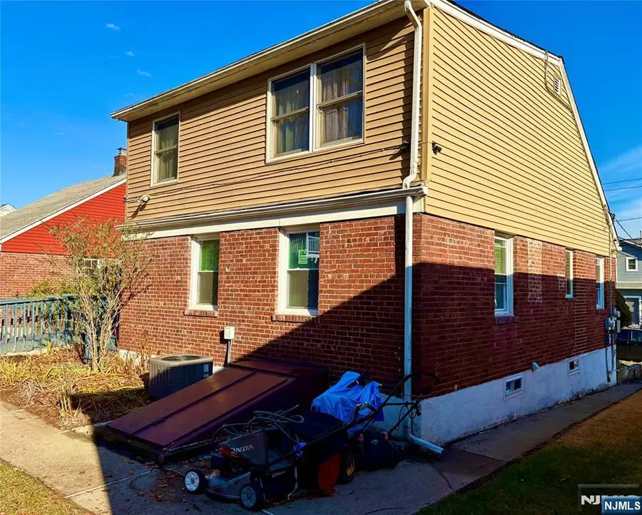 48 Sussex Road, Bergenfield, NJ 07621 - Image #3