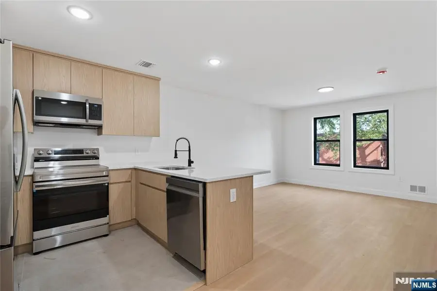 7 Montclair, Paterson, NJ 07503 - Image #3