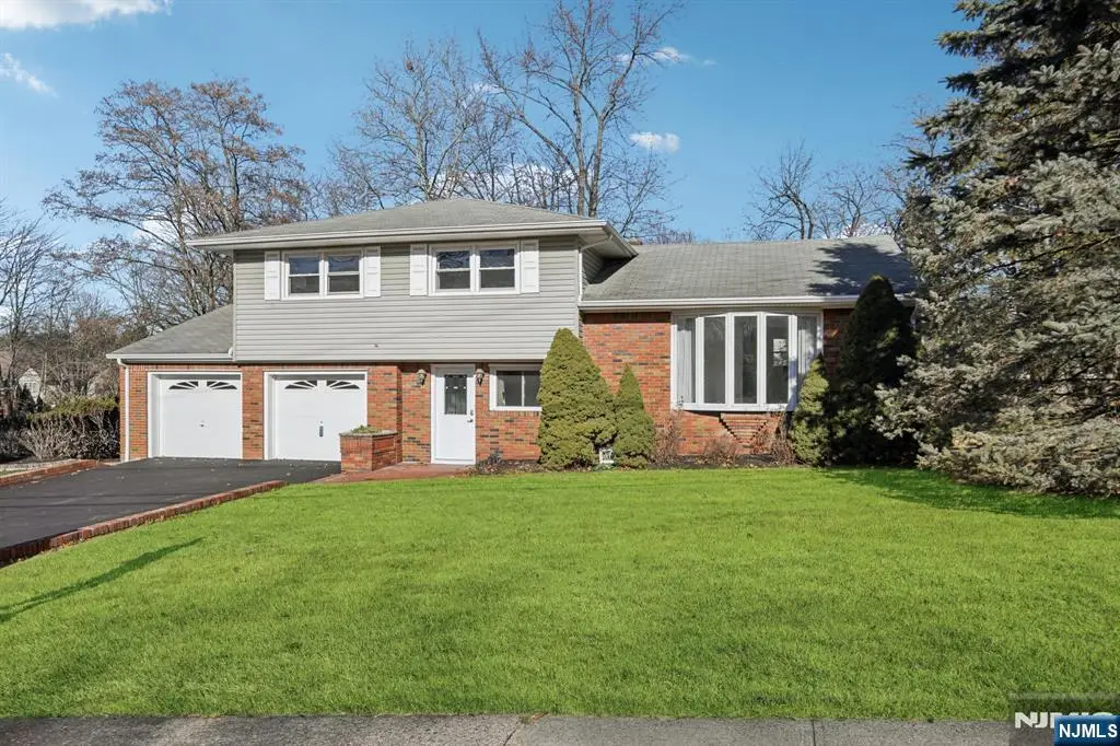 27 Stanford Place, Wayne, NJ 07470 - Image #1