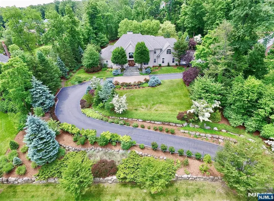 7 Finn Court, Mahwah, NJ 07430 - Image #2