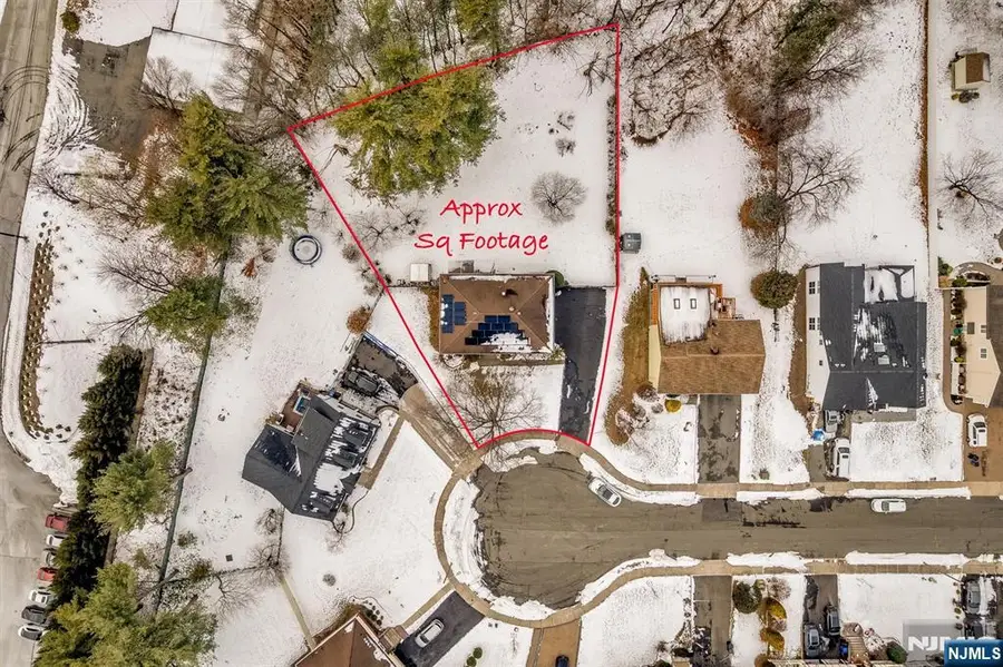 779 Decker Place, Paramus, NJ 07652 - Image #2