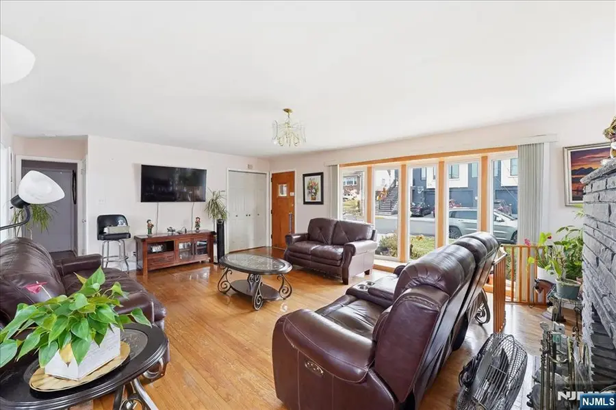 3 Linda Lane, Fairview, NJ 07022 - Image #3