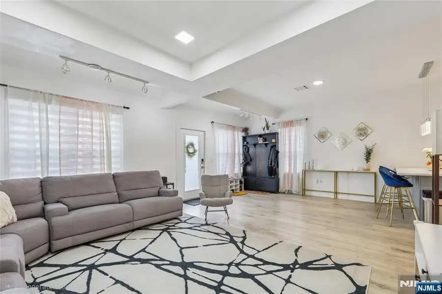 84 Center Avenue, Little Falls, NJ 07424 - Image #2