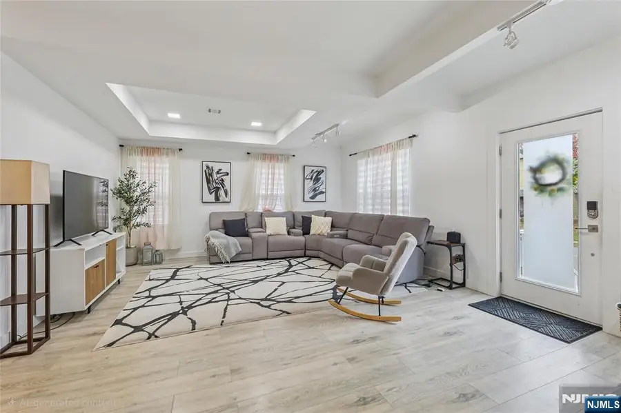 84 Center Avenue, Little Falls, NJ 07424 - Image #3