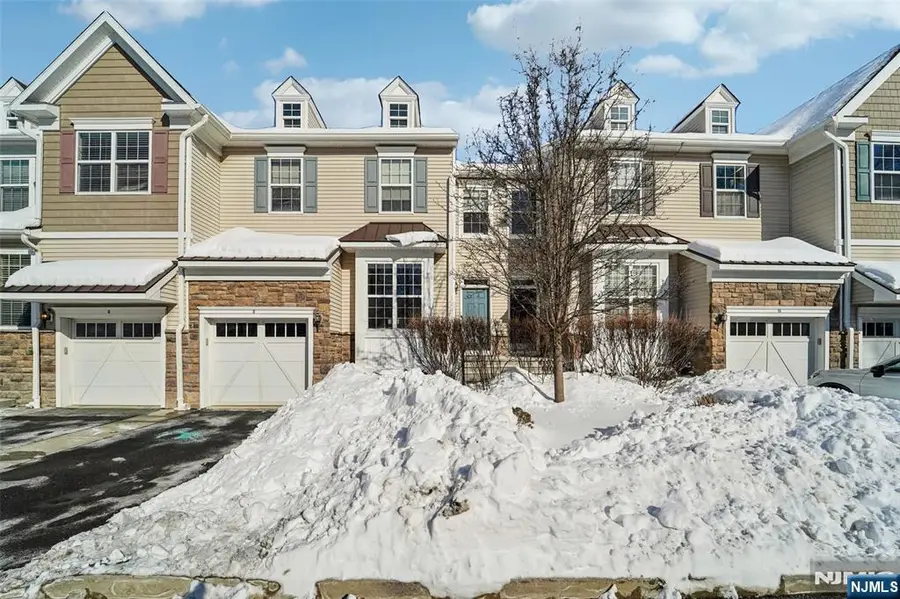 8 Masterson Court, Waldwick, NJ 07463 - Image #2