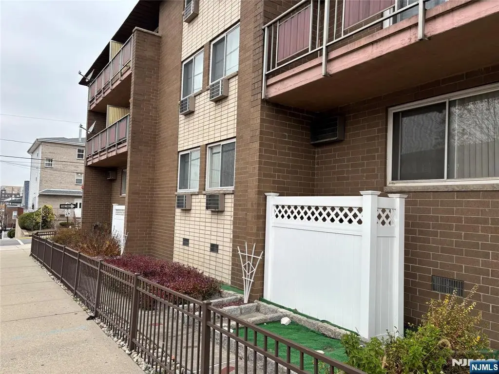 423 Walker Street B5, Fairview, NJ 07022 - Image #1