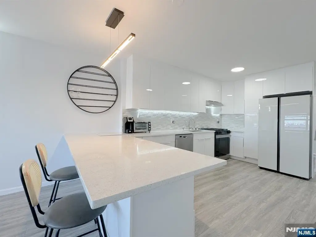 7002 Boulevard East 6B, Guttenberg, NJ 07093 - Image #1