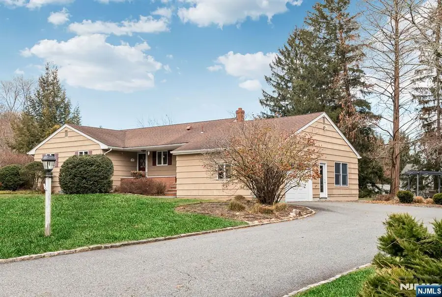 14 Longview Drive, Montville, NJ 07082 - Image #3