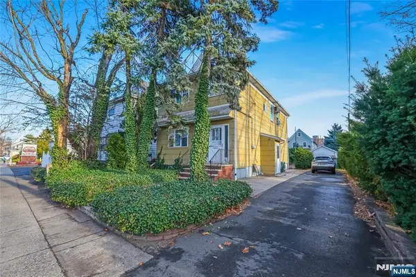 242 Main Avenue, Wallington, NJ 07057