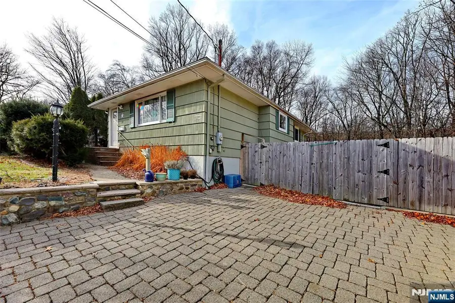 77 Reservoir Avenue, Butler, NJ 07405 - Image #3