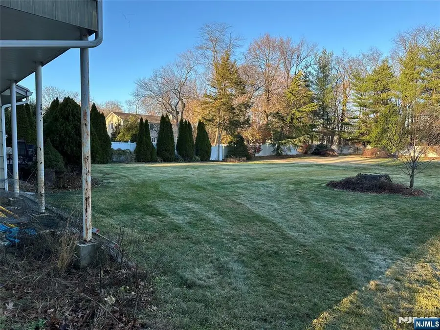 31 Leonard Drive, Old Tappan, NJ 07675 - Image #3