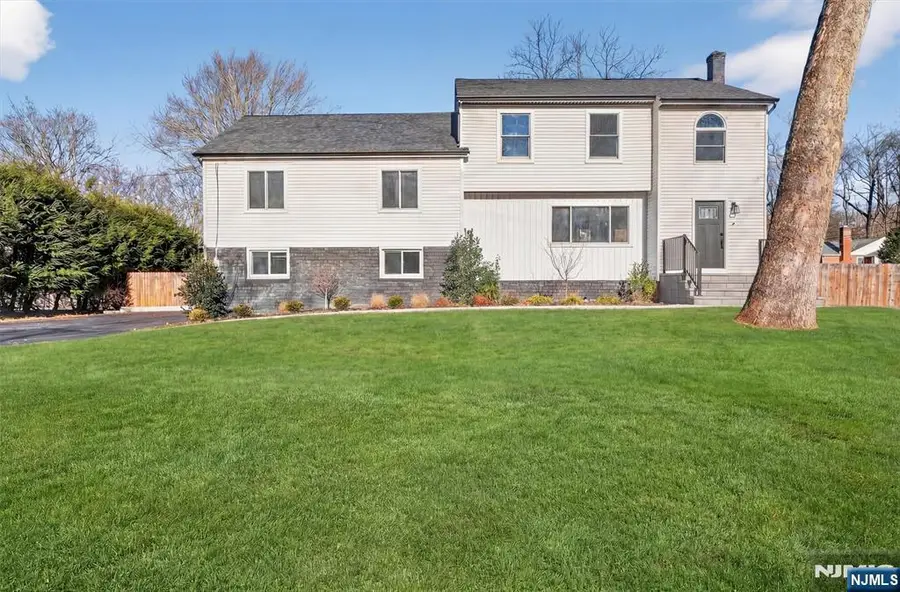 39 Andrew Avenue, Oakland, NJ 07436 - Image #2