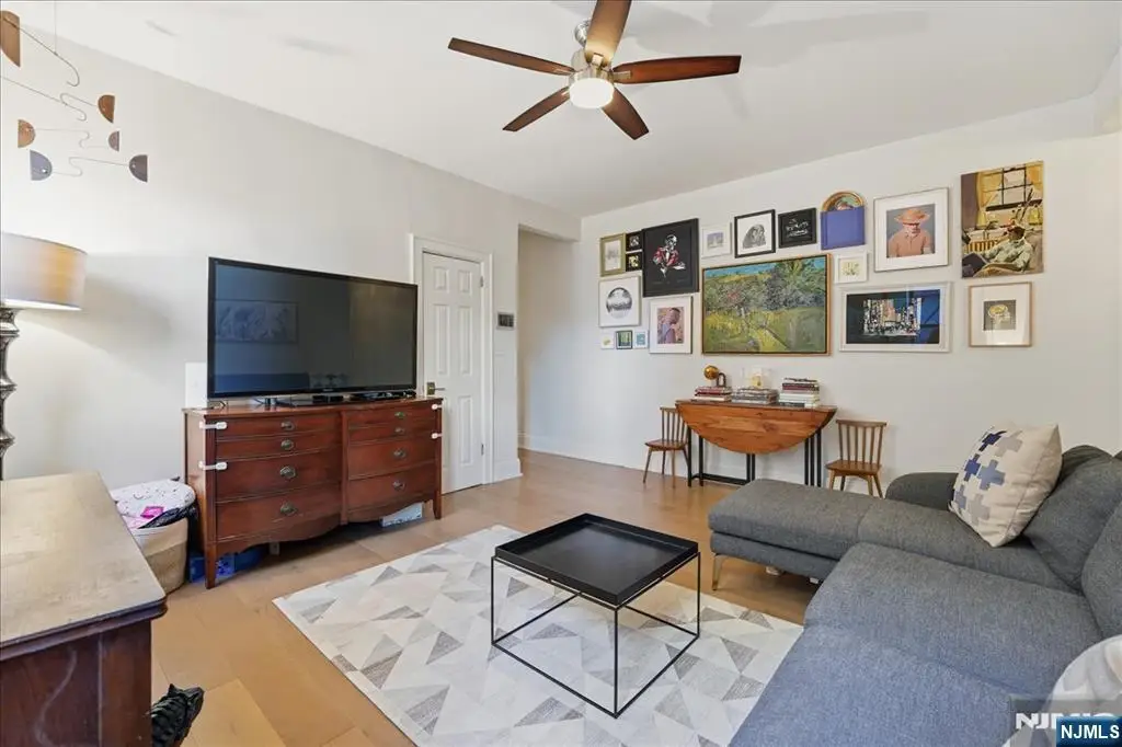 107 Kensington Avenue 204a, Jersey City, NJ 07304 - Image #1